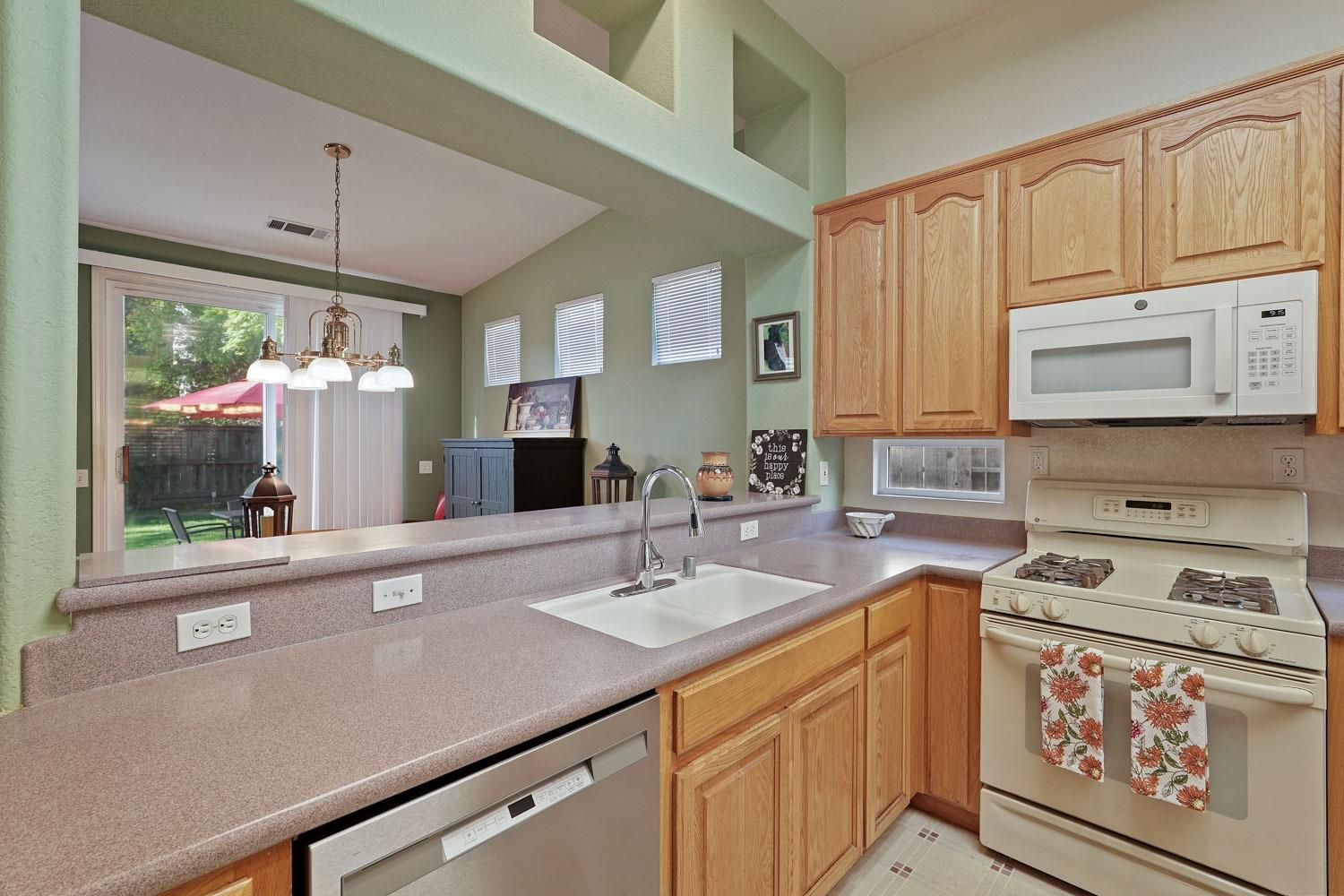 Detail Gallery Image 16 of 36 For 2626 Magnolia Ct, Lodi,  CA 95242 - 3 Beds | 2 Baths