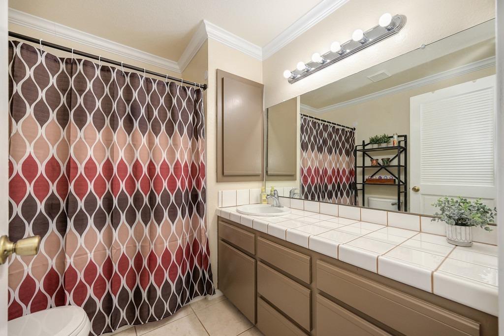 Detail Gallery Image 32 of 56 For 14921 Lago Dr, Rancho Murieta,  CA 95683 - 3 Beds | 2 Baths