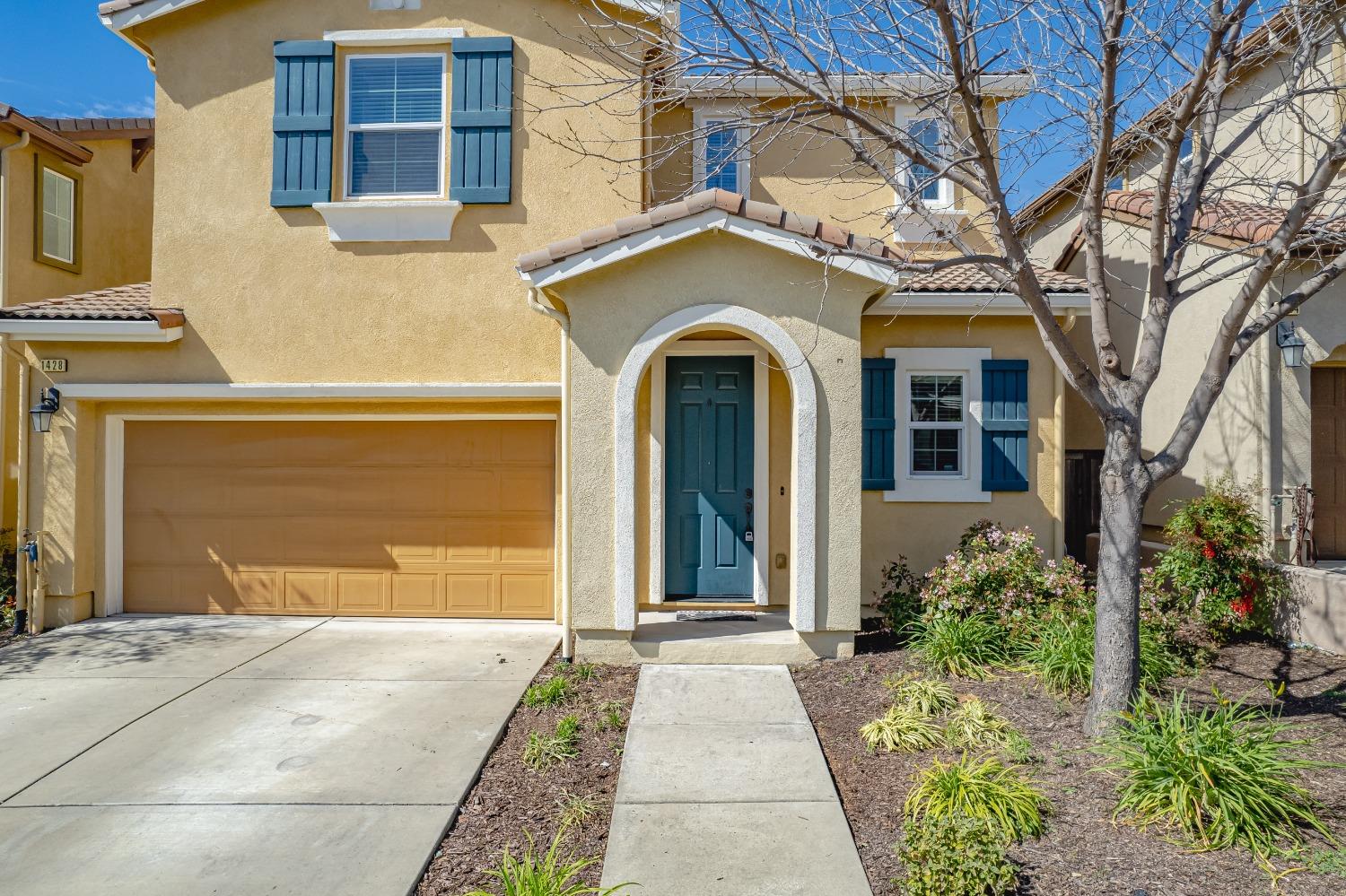 Detail Gallery Image 1 of 1 For 1428 Bicker Cir, Folsom,  CA 95630 - 4 Beds | 2/1 Baths