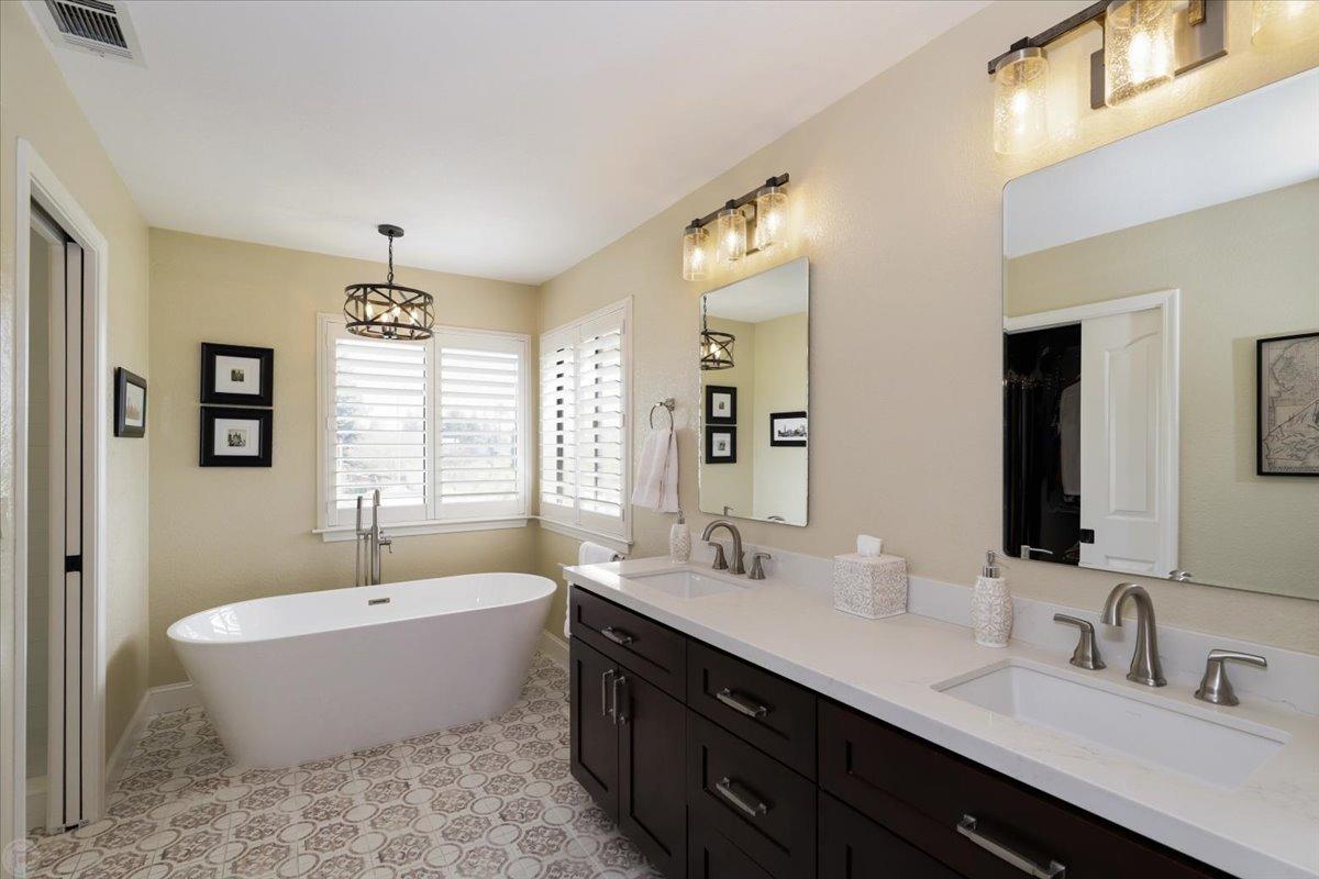 Detail Gallery Image 30 of 79 For 924 Quinta Ct, Woodbridge,  CA 95258 - 3 Beds | 2/1 Baths