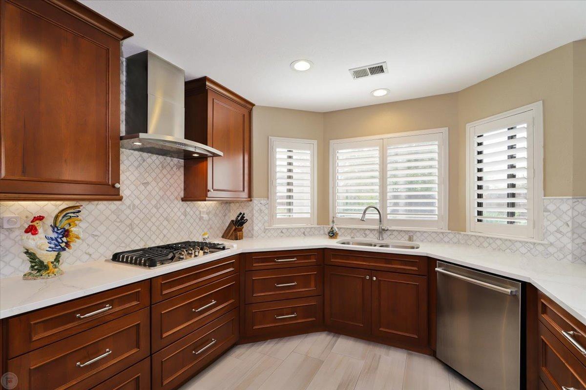 Detail Gallery Image 16 of 79 For 924 Quinta Ct, Woodbridge,  CA 95258 - 3 Beds | 2/1 Baths
