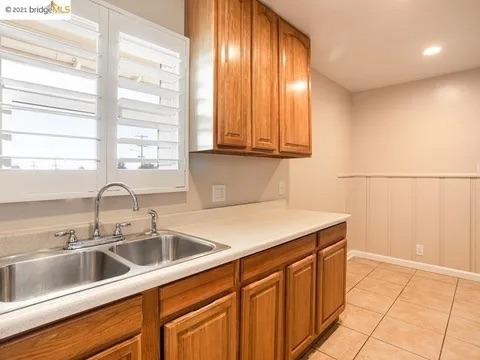 Detail Gallery Image 10 of 26 For 9850 Elmar Ave, Oakland,  CA 94602 - 2 Beds | 1 Baths
