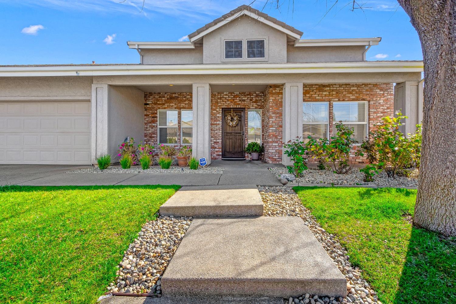 Welcome to this charming single-story residence nestled in the heart of Elk Grove. This inviting hom