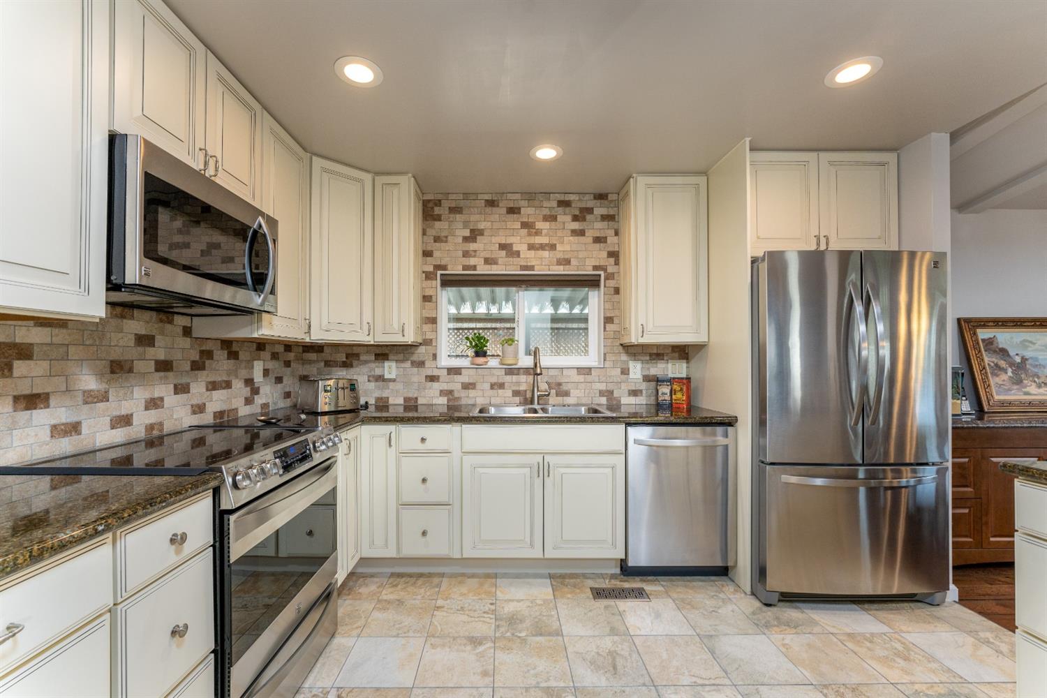 Detail Gallery Image 1 of 39 For 2681 Cameron Park Dr. 24, Cameron Park,  CA 95682 - 2 Beds | 2 Baths