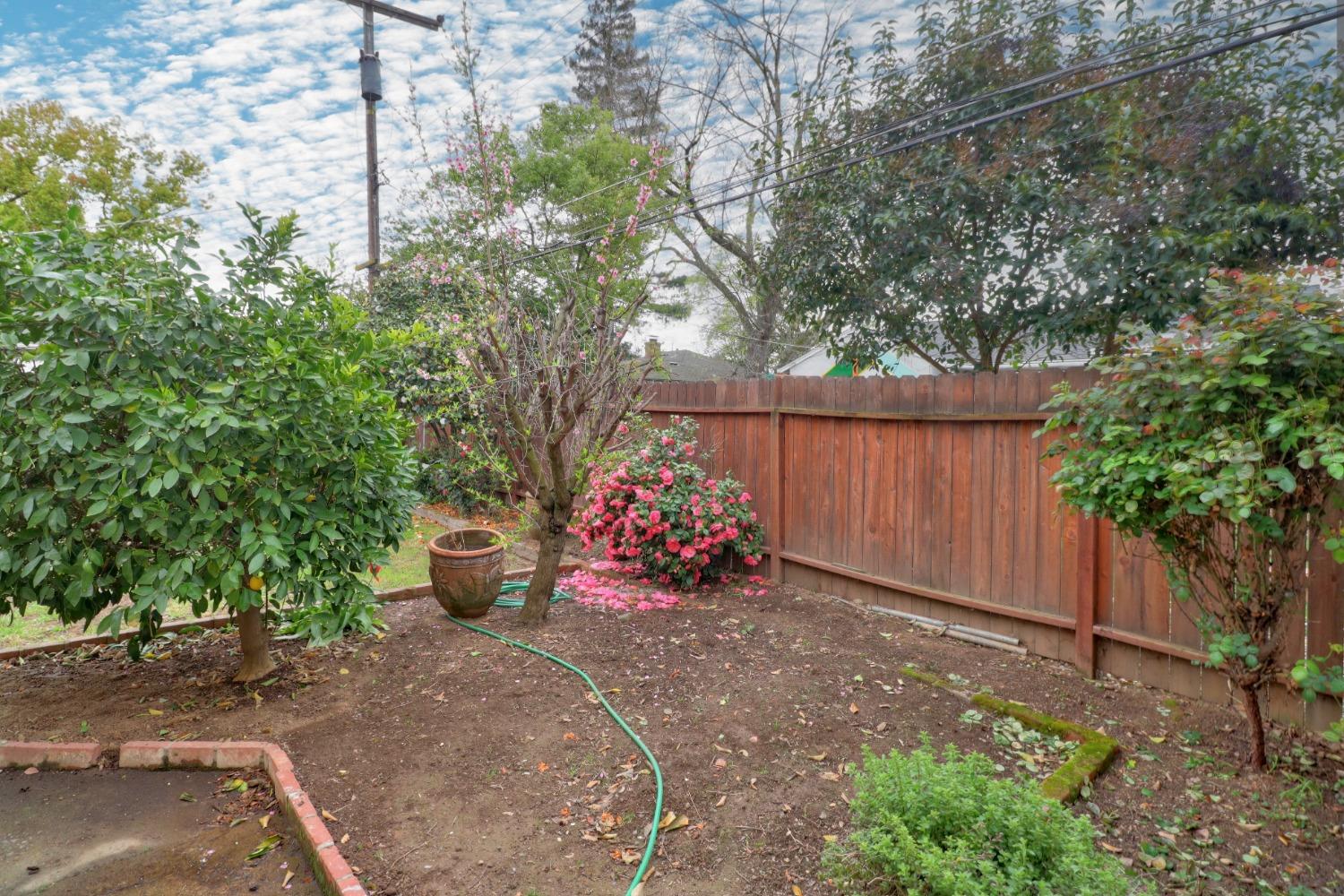 Detail Gallery Image 38 of 41 For 2516 Brentley Dr, Sacramento,  CA 95822 - 3 Beds | 2 Baths