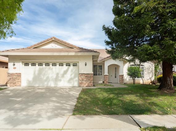 Detail Gallery Image 1 of 36 For 819 Ross Dr, Yuba City,  CA 95993 - 4 Beds | 2 Baths