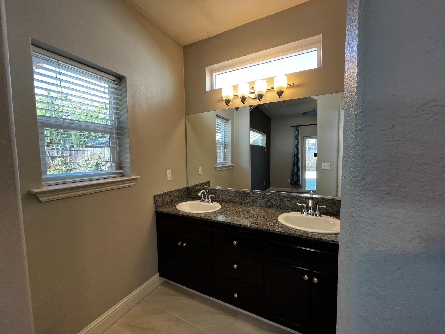Detail Gallery Image 25 of 45 For 531 Canterbury Ct, Los Banos,  CA 93635 - 3 Beds | 2 Baths