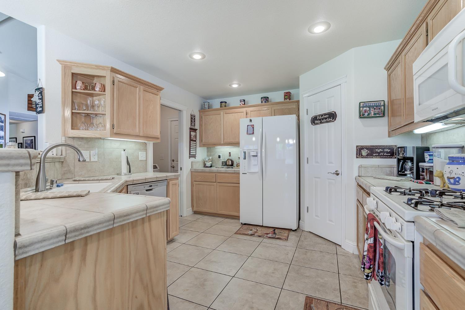 Detail Gallery Image 18 of 46 For 3055 Avington Way, Shasta Lake,  CA 96019 - 3 Beds | 2 Baths