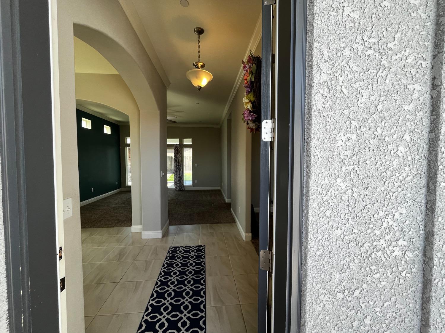 Detail Gallery Image 4 of 45 For 531 Canterbury Ct, Los Banos,  CA 93635 - 3 Beds | 2 Baths