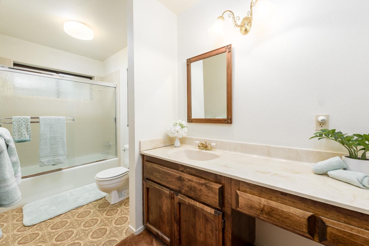 Detail Gallery Image 27 of 46 For 2581 Kingfisher Ln, Camino,  CA 95709 - 3 Beds | 2/1 Baths