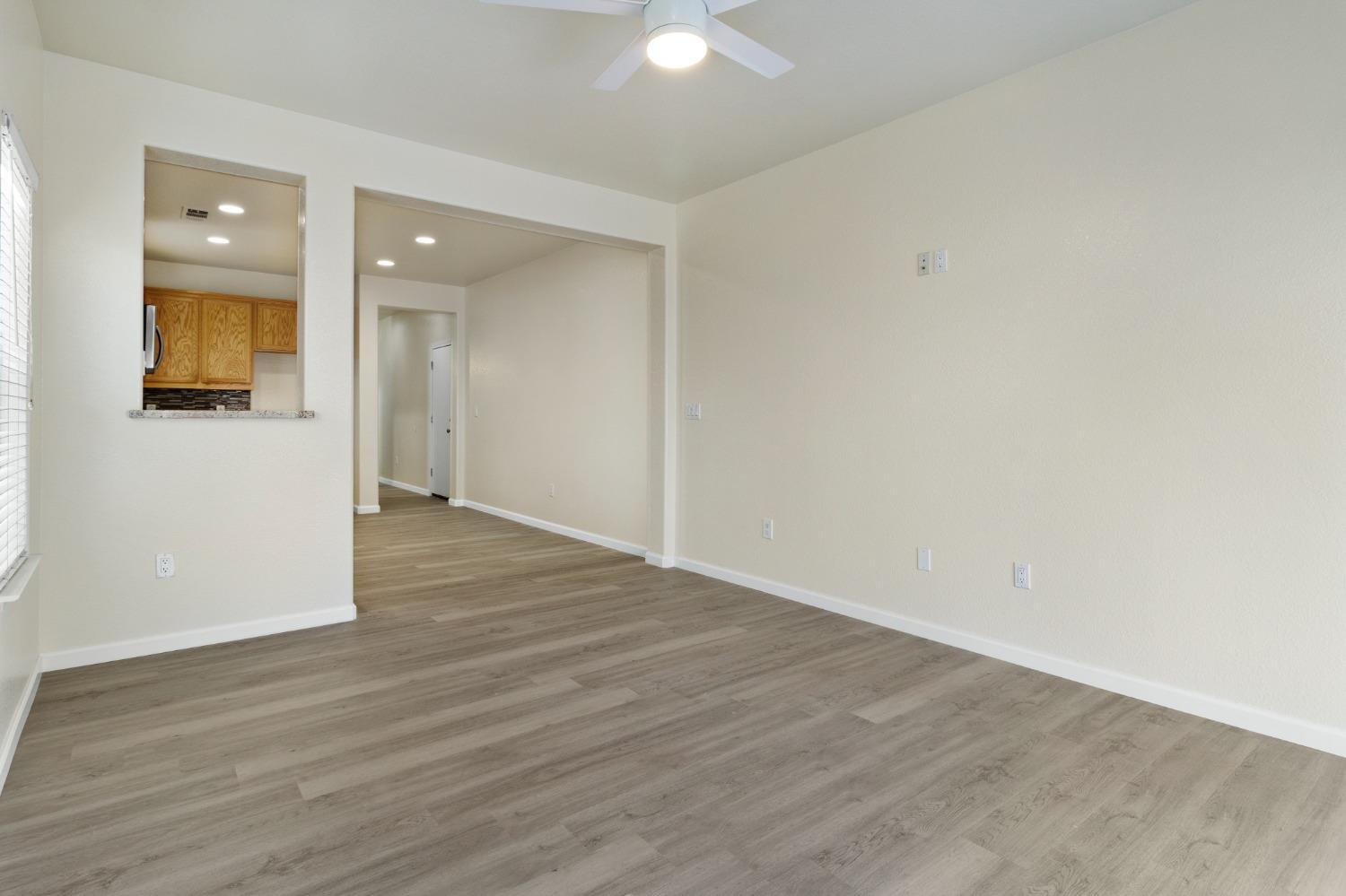 Detail Gallery Image 10 of 29 For 546 Mikey Pl, Manteca,  CA 95336 - 3 Beds | 2/1 Baths