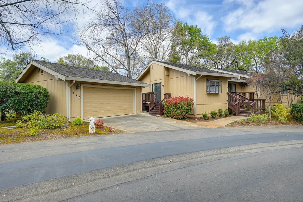 Photo of 120 Winding Canyon Ln in Folsom, CA