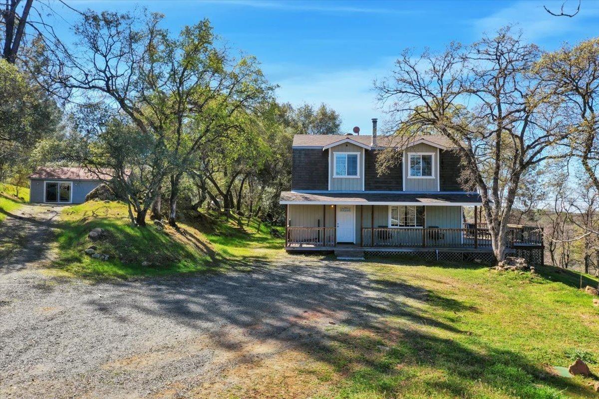 Photo of 15527 Perimeter Rd in Grass Valley, CA