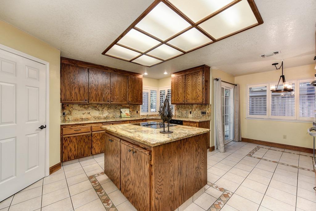 Detail Gallery Image 9 of 49 For 6751 Terreno Dr, Rancho Murieta,  CA 95683 - 2 Beds | 2 Baths