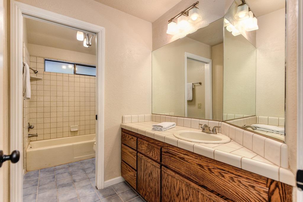 Detail Gallery Image 23 of 49 For 6751 Terreno Dr, Rancho Murieta,  CA 95683 - 2 Beds | 2 Baths