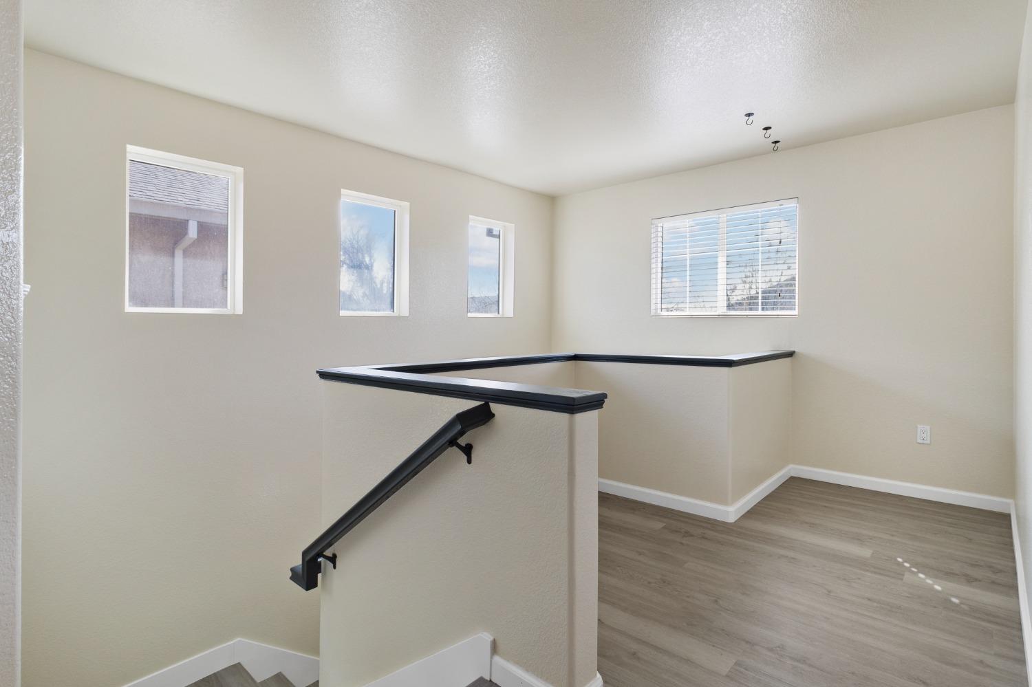 Detail Gallery Image 11 of 29 For 546 Mikey Pl, Manteca,  CA 95336 - 3 Beds | 2/1 Baths
