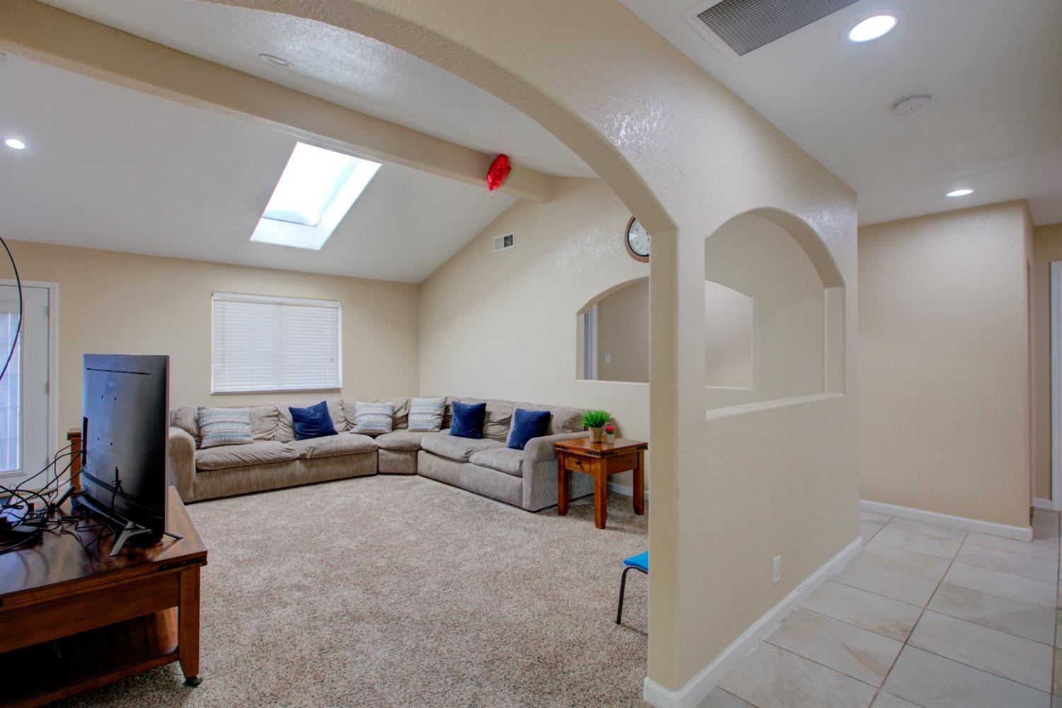 Detail Gallery Image 14 of 56 For 2907 Sunnyfield Dr, Merced,  CA 95340 - 4 Beds | 2 Baths