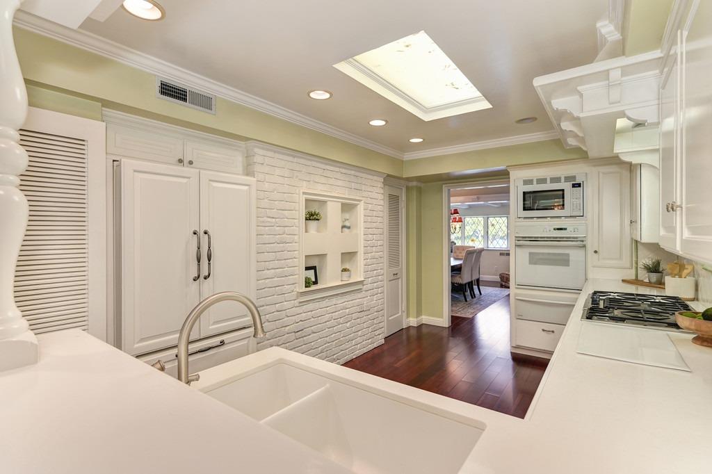 Detail Gallery Image 37 of 75 For 3230 American River Dr, Sacramento,  CA 95864 - 3 Beds | 2 Baths