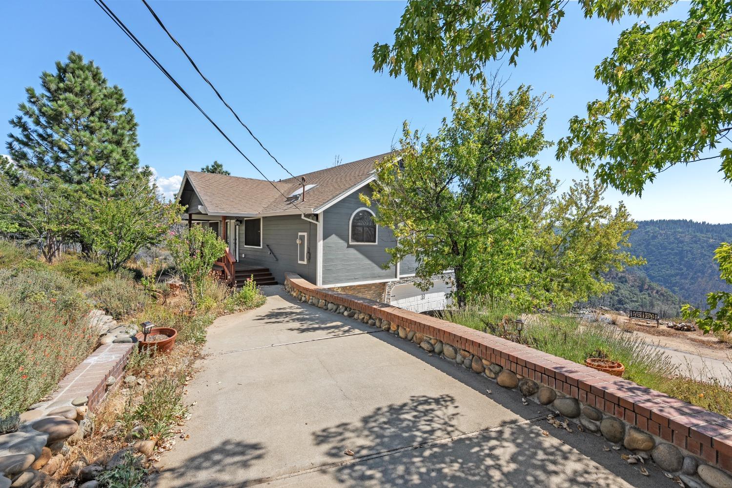 Detail Gallery Image 3 of 42 For 8170 Grizzly Flat Rd, Somerset,  CA 95684 - 3 Beds | 2 Baths