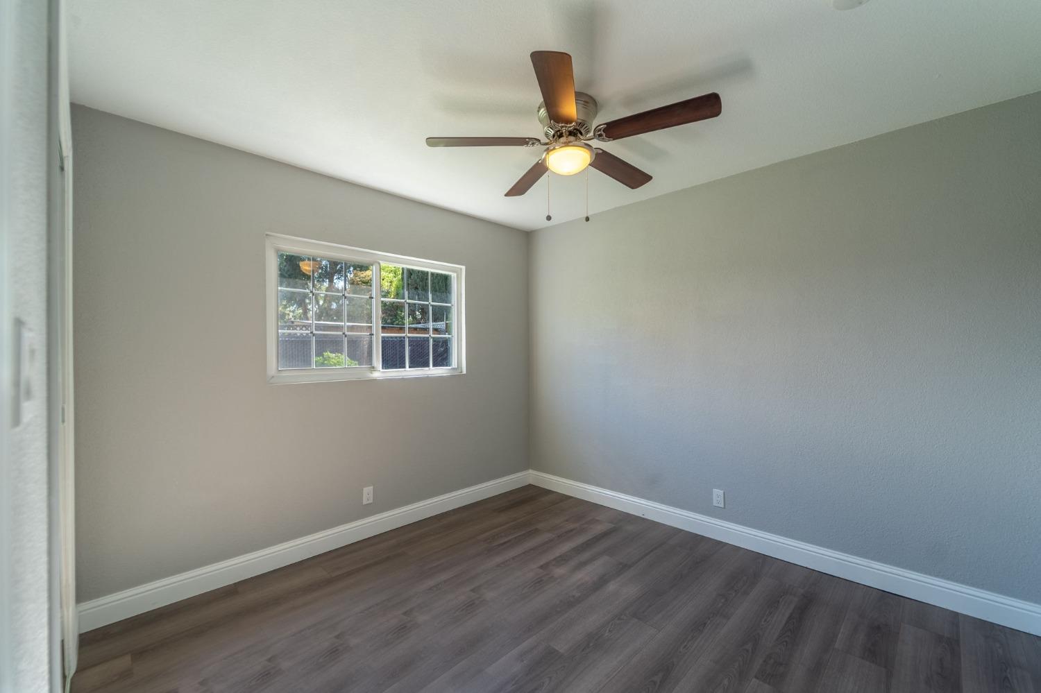 Detail Gallery Image 15 of 27 For 230 S Central Ave, Tracy,  CA 95376 - 3 Beds | 2 Baths