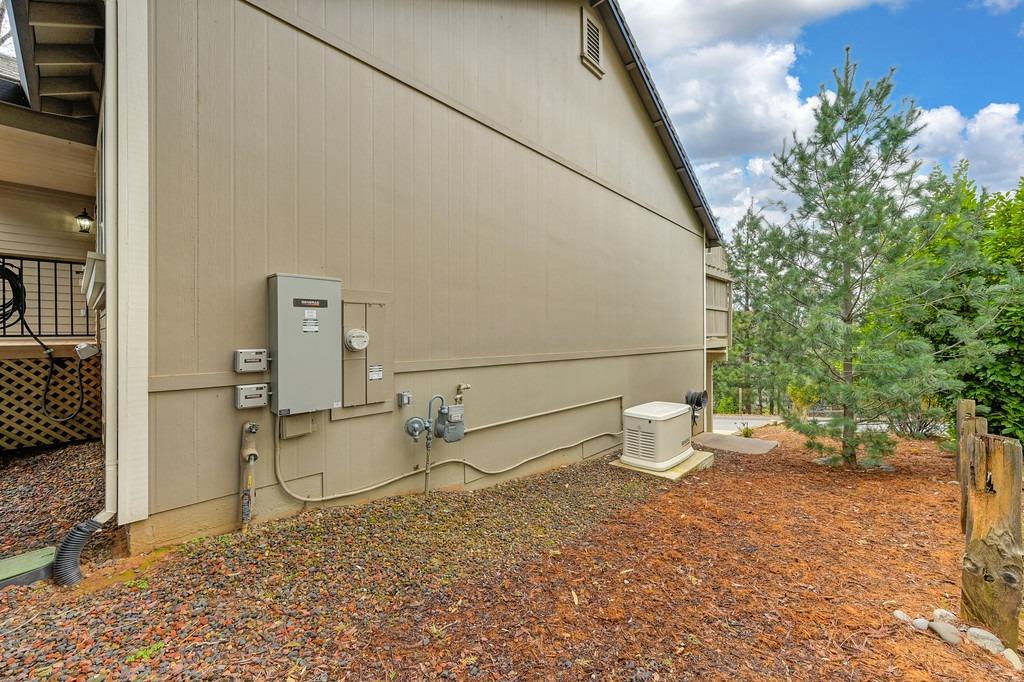 Detail Gallery Image 35 of 39 For 184 Horizon Cir, Grass Valley,  CA 95945 - 3 Beds | 2/1 Baths