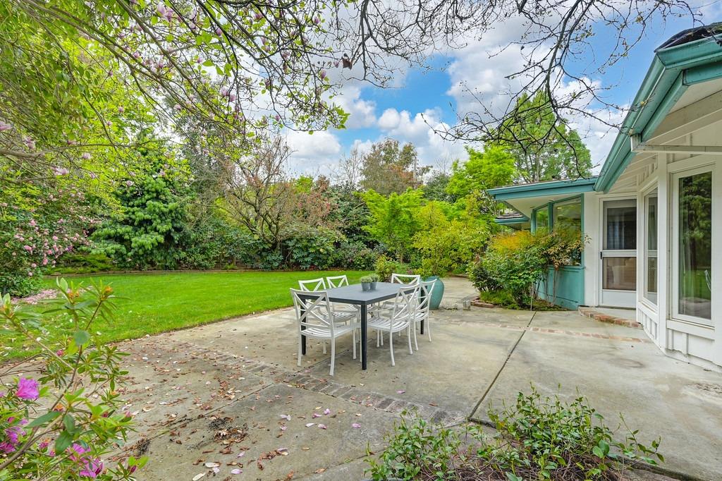 Detail Gallery Image 60 of 75 For 3230 American River Dr, Sacramento,  CA 95864 - 3 Beds | 2 Baths