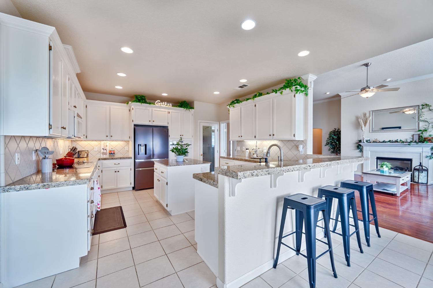 Detail Gallery Image 11 of 49 For 3024 Woodleigh Ln, Cameron Park,  CA 95682 - 4 Beds | 2/1 Baths