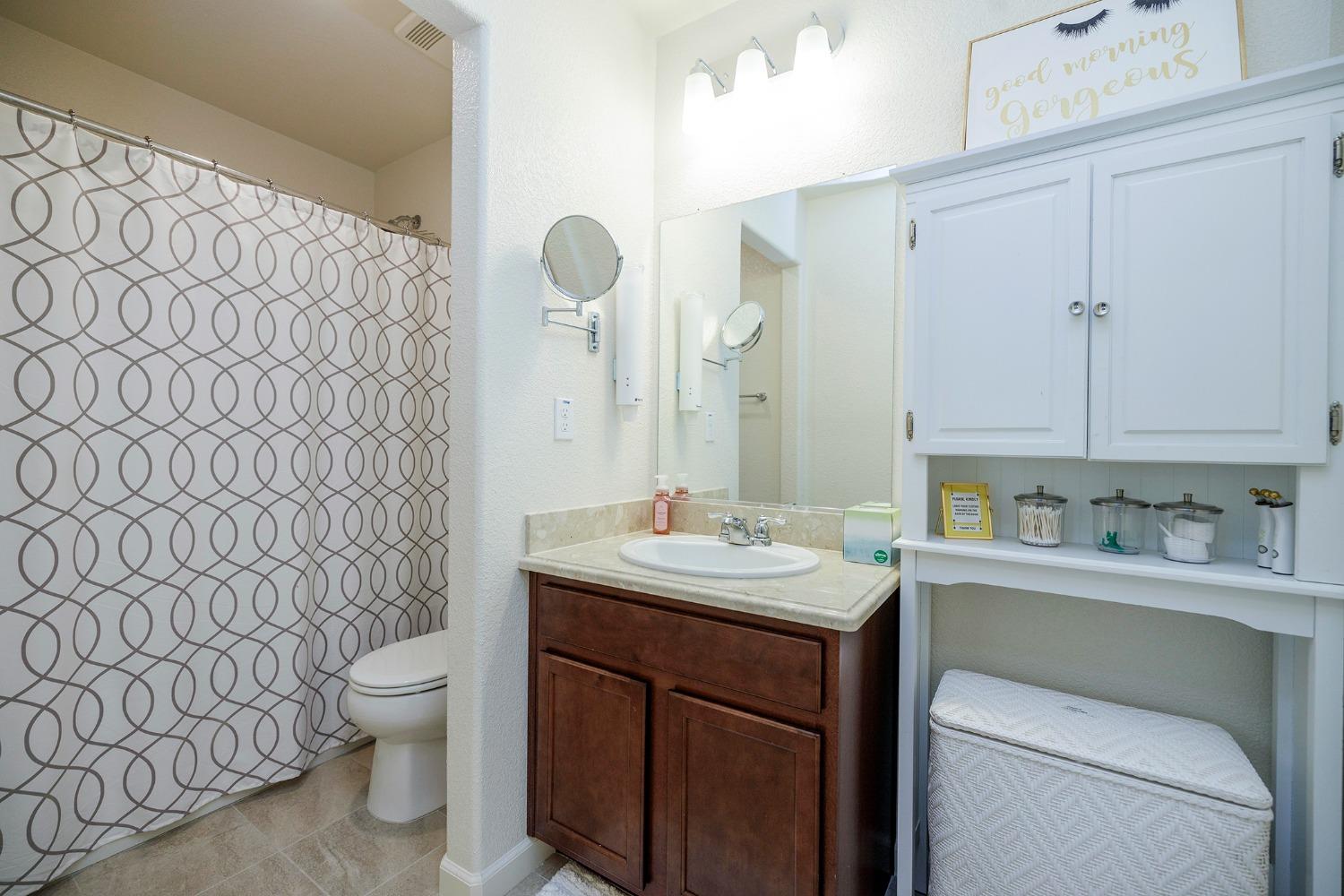 Detail Gallery Image 33 of 48 For 4456 Oakfield Dr, Stockton,  CA 95210 - 4 Beds | 2/1 Baths