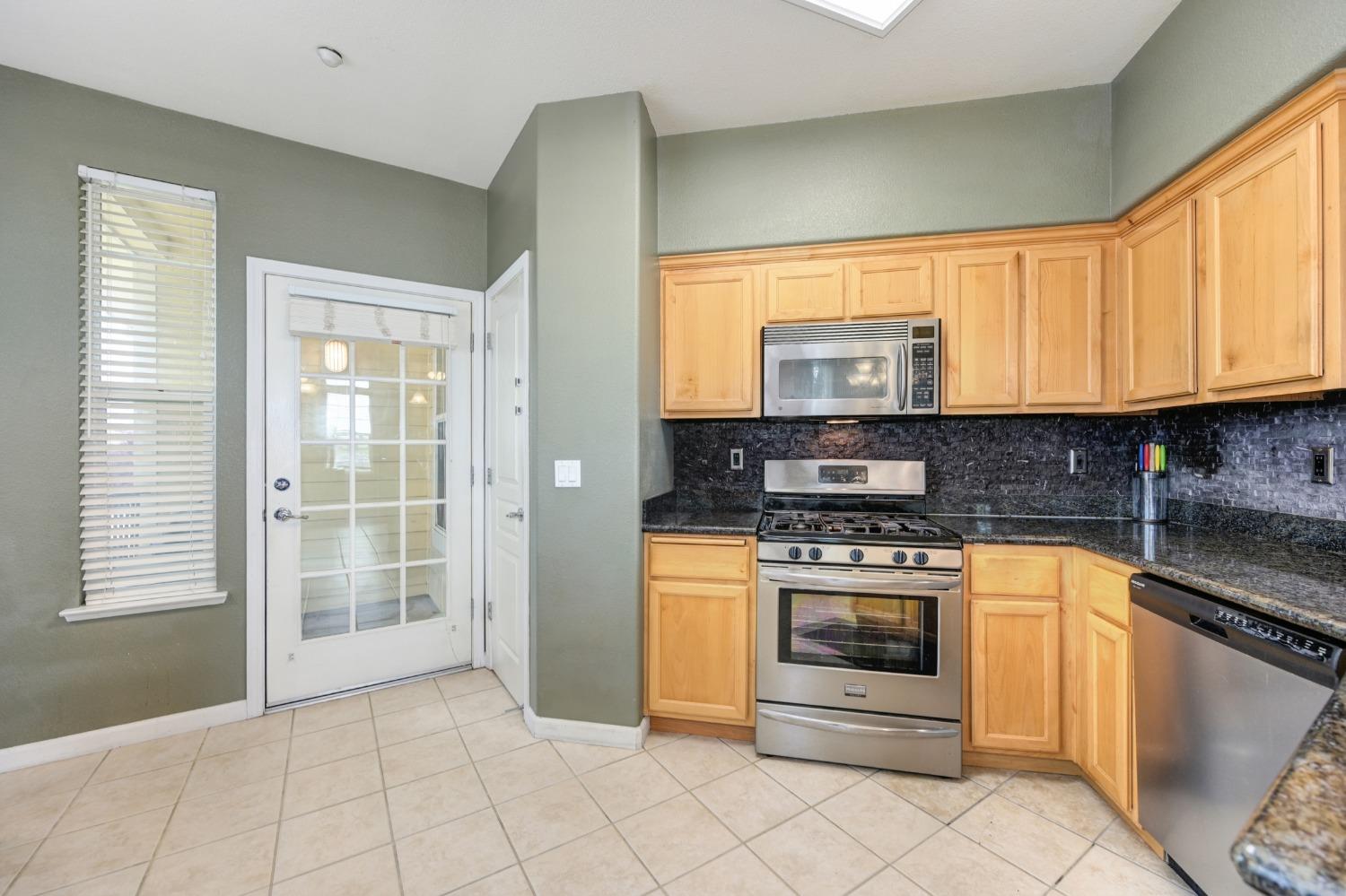 Detail Gallery Image 30 of 46 For 9516 Coney Island Cir #4,  Elk Grove,  CA 95758 - 2 Beds | 2 Baths