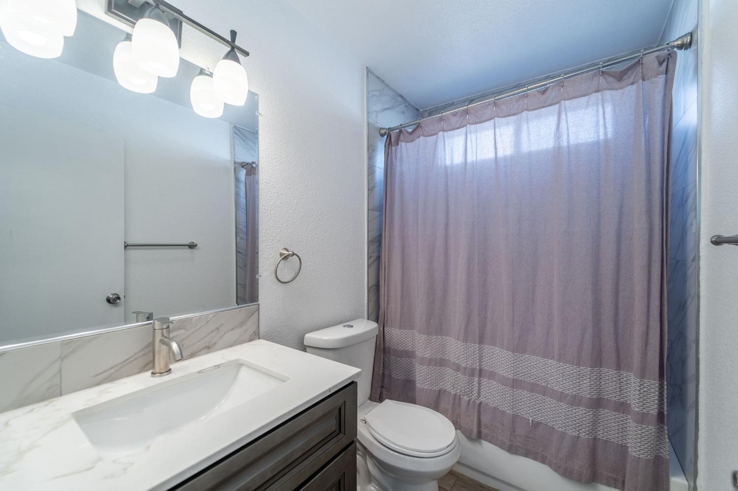 Detail Gallery Image 19 of 27 For 230 S Central Ave, Tracy,  CA 95376 - 3 Beds | 2 Baths