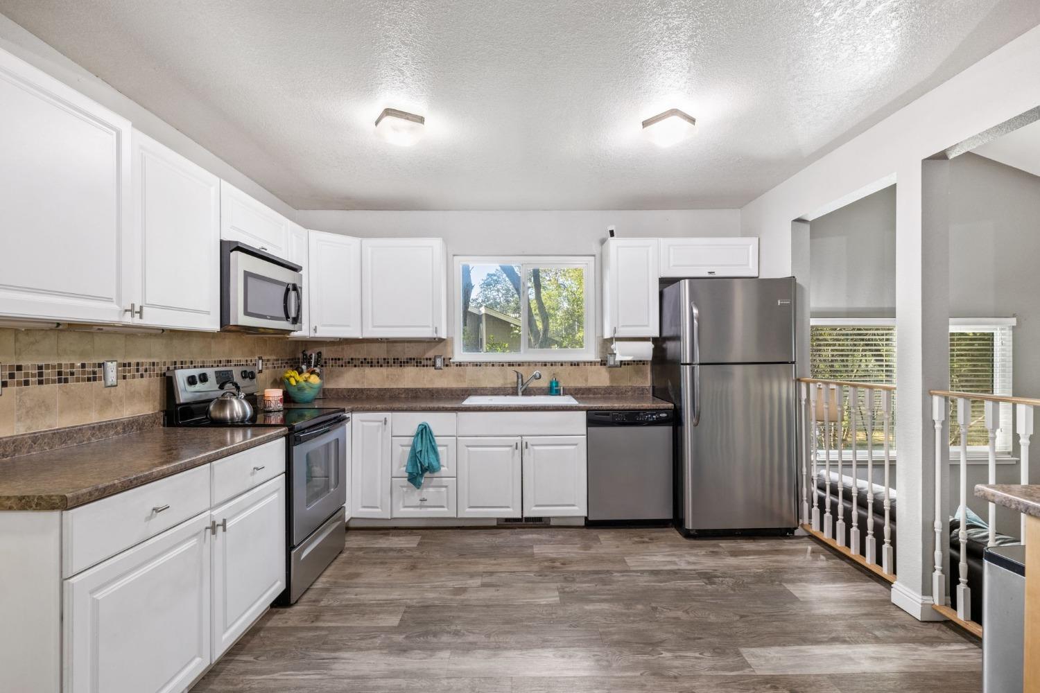 Detail Gallery Image 17 of 32 For 3391 Maricopa Ct, Cameron Park,  CA 95682 - 3 Beds | 2/1 Baths