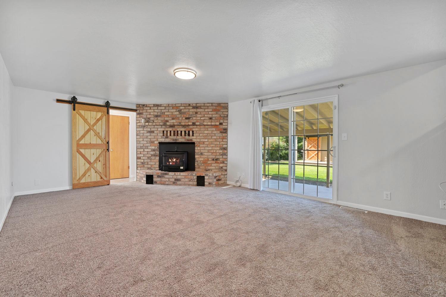Detail Gallery Image 21 of 68 For 10701 Copperopolis Rd, Stockton,  CA 95215 - 3 Beds | 2/1 Baths