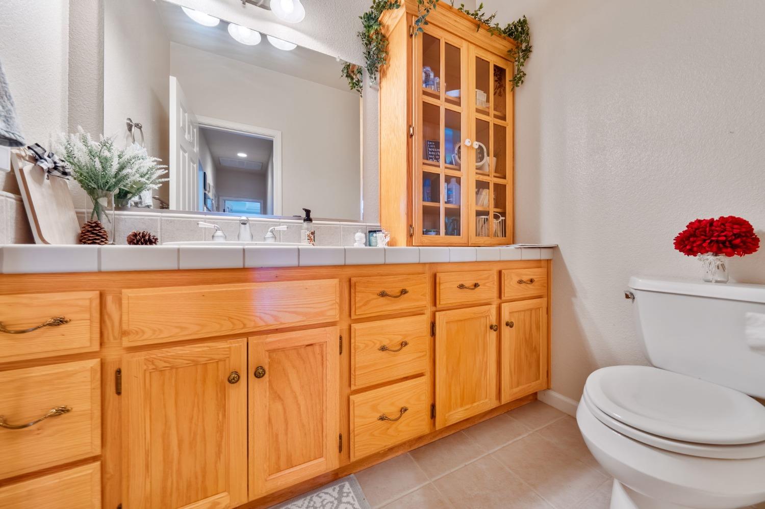 Detail Gallery Image 21 of 49 For 3024 Woodleigh Ln, Cameron Park,  CA 95682 - 4 Beds | 2/1 Baths