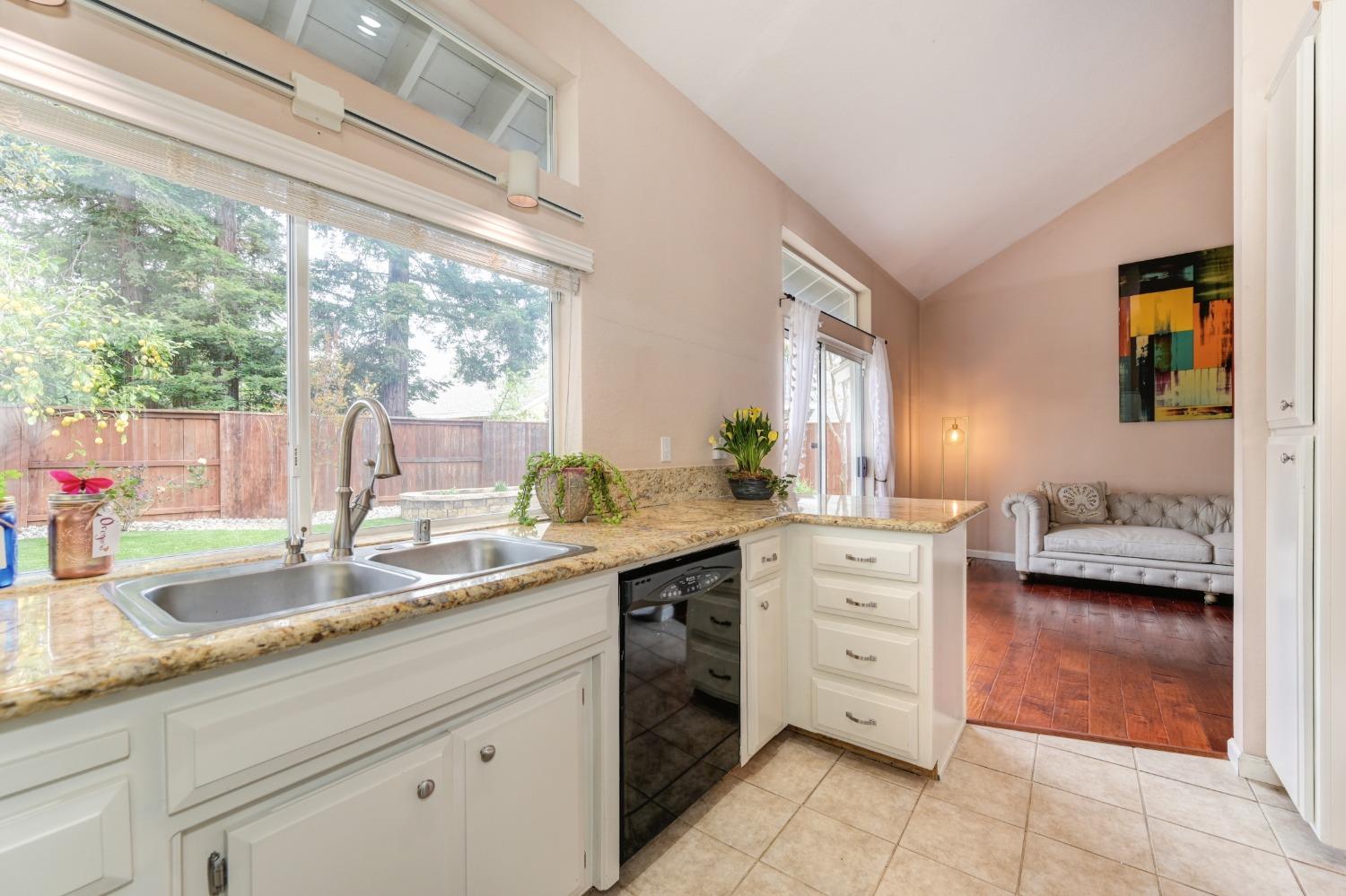 Detail Gallery Image 13 of 33 For 2815 Concord Ave, Davis,  CA 95618 - 3 Beds | 2 Baths