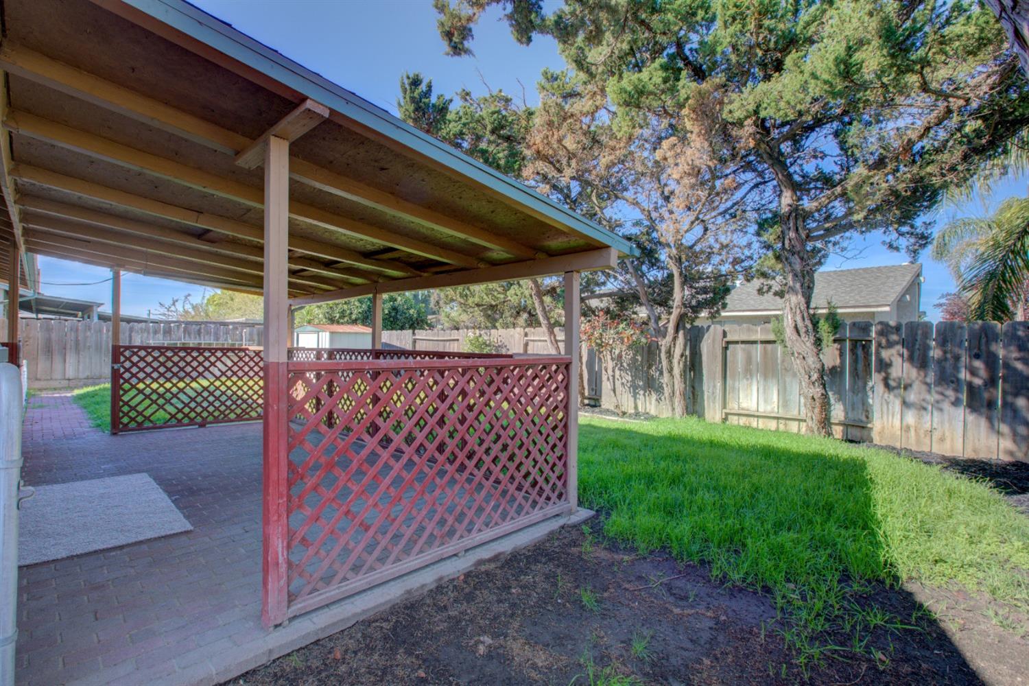 Detail Gallery Image 4 of 41 For 2325 Fern St, Merced,  CA 95348 - 3 Beds | 2 Baths