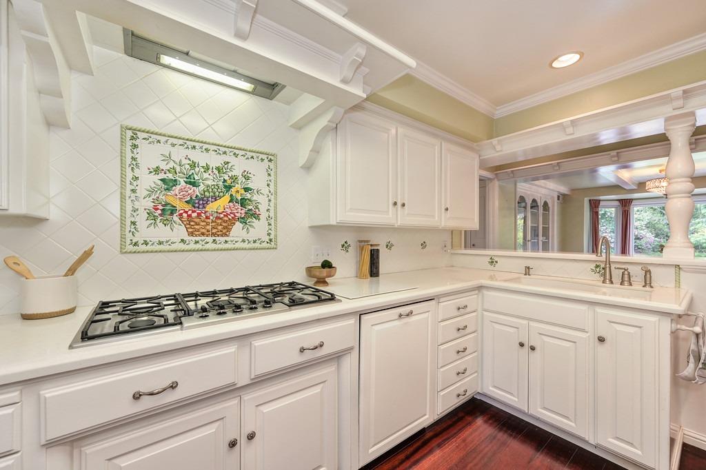 Detail Gallery Image 35 of 75 For 3230 American River Dr, Sacramento,  CA 95864 - 3 Beds | 2 Baths