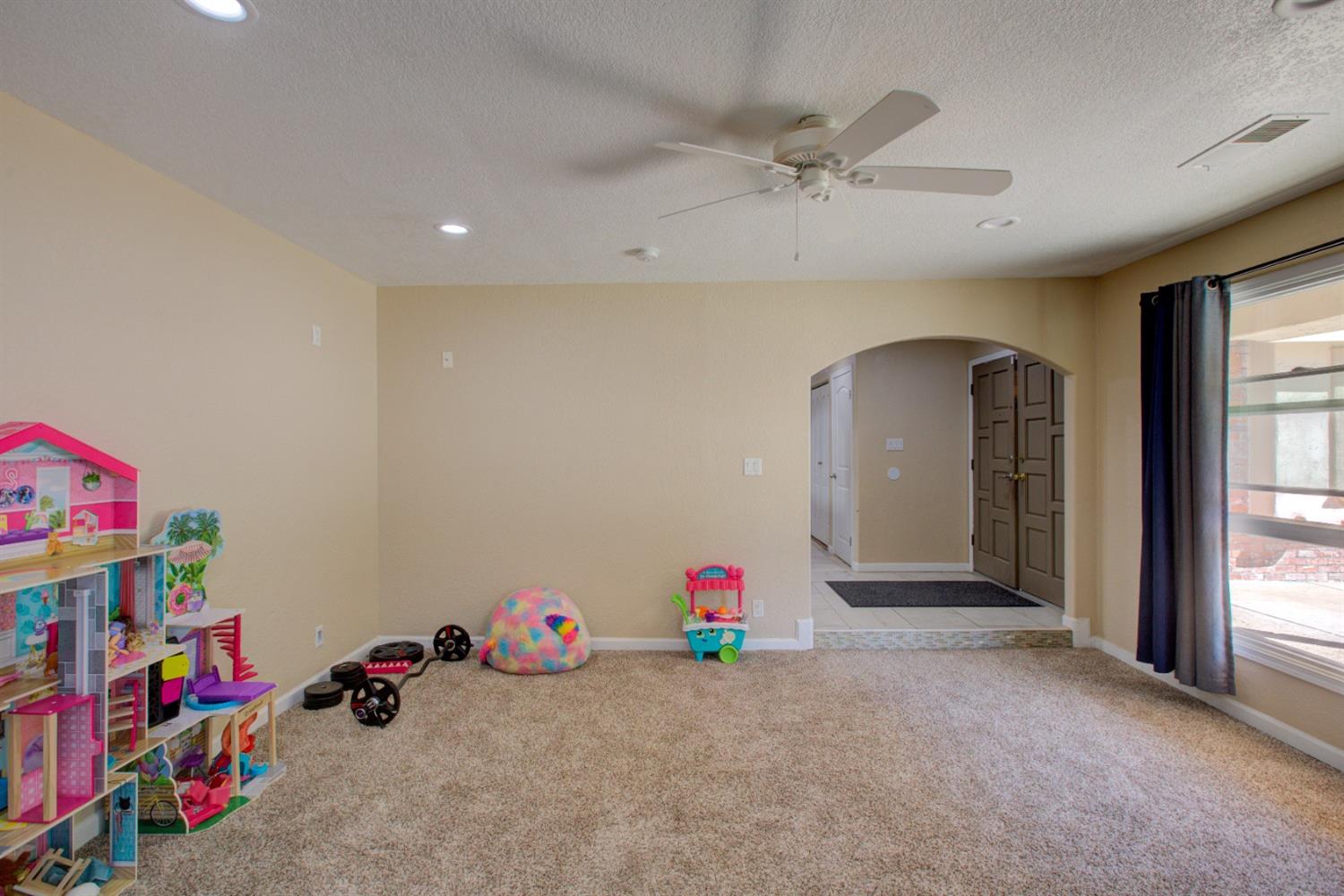 Detail Gallery Image 8 of 56 For 2907 Sunnyfield Dr, Merced,  CA 95340 - 4 Beds | 2 Baths