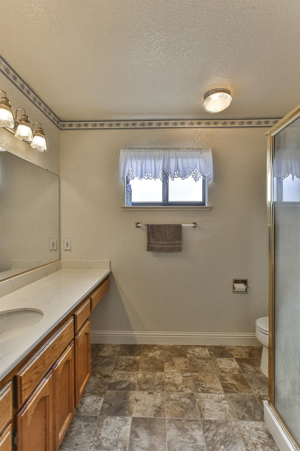 Detail Gallery Image 27 of 58 For 644 Athy Ct, Galt,  CA 95632 - 3 Beds | 2/1 Baths