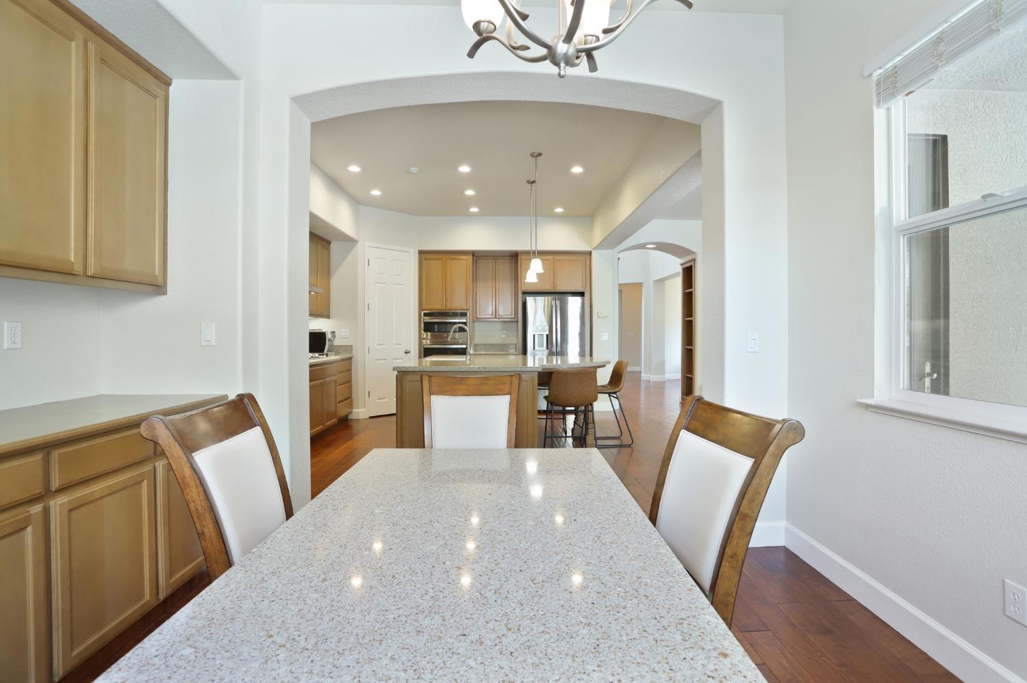 Detail Gallery Image 21 of 53 For 1021 Hickory Hollow St, Manteca,  CA 95336 - 4 Beds | 4/1 Baths
