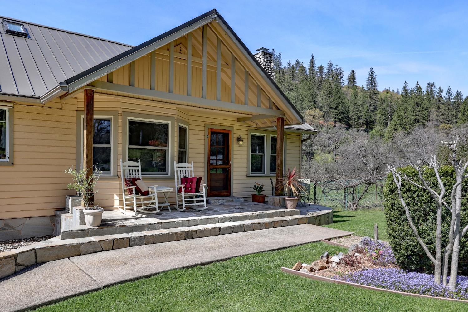Detail Gallery Image 13 of 82 For 18363 Applegate Rd, Applegate,  CA 95703 - 3 Beds | 2/1 Baths