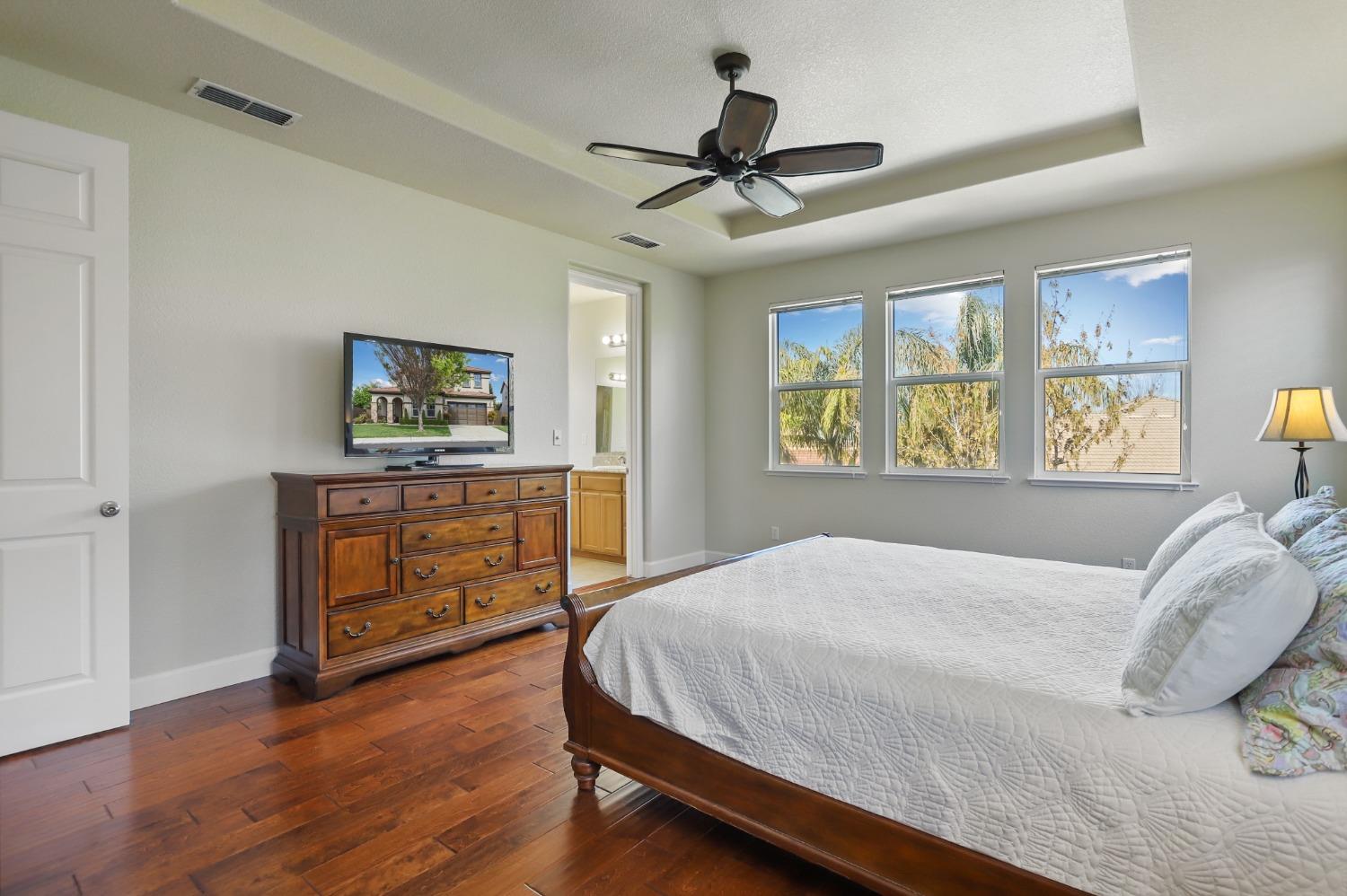 Detail Gallery Image 36 of 53 For 1021 Hickory Hollow St, Manteca,  CA 95336 - 4 Beds | 4/1 Baths