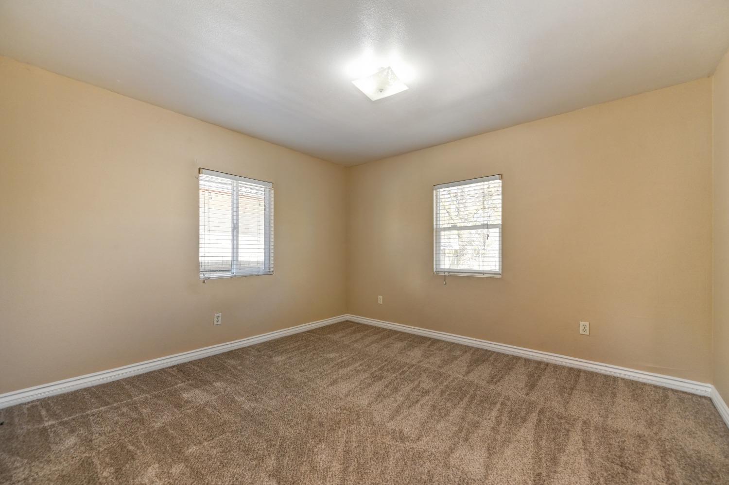 Detail Gallery Image 17 of 22 For 859 Eleanor Ave, Sacramento,  CA 95815 - 2 Beds | 1 Baths