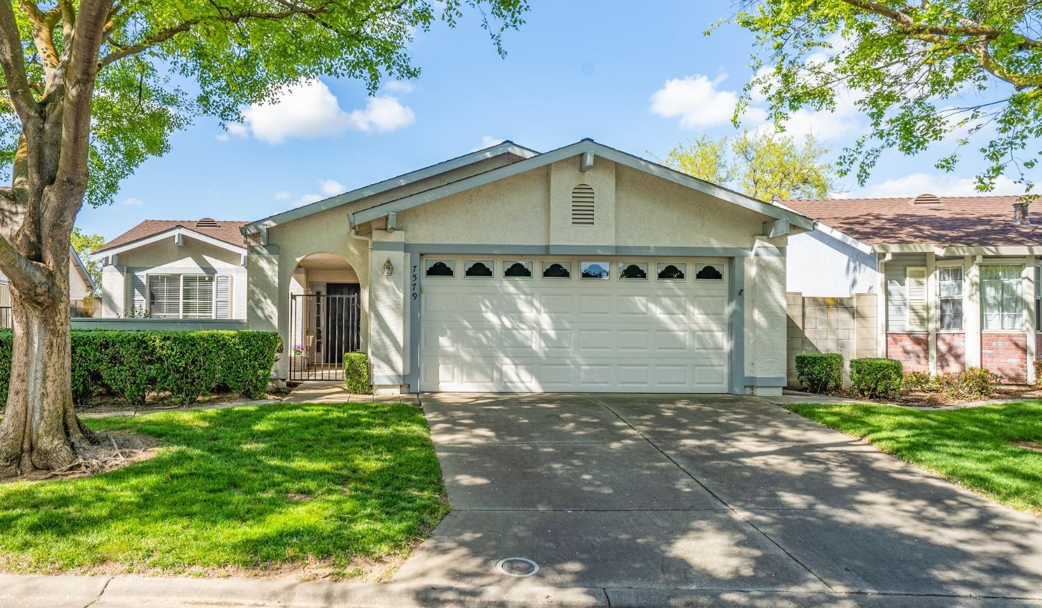 Detail Gallery Image 1 of 1 For 7579 Sunmore Ln, Sacramento,  CA 95828 - 3 Beds | 2 Baths
