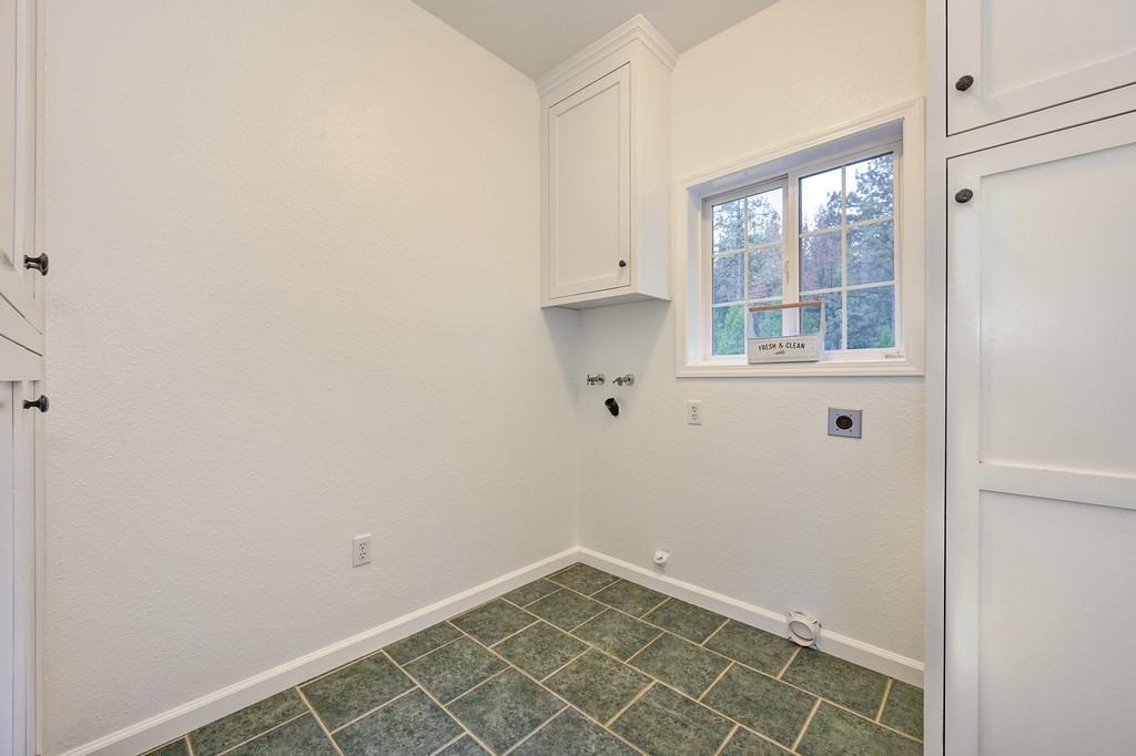 Detail Gallery Image 27 of 82 For 7041 Union Flat Ln, Garden Valley,  CA 95633 - 2 Beds | 2/1 Baths