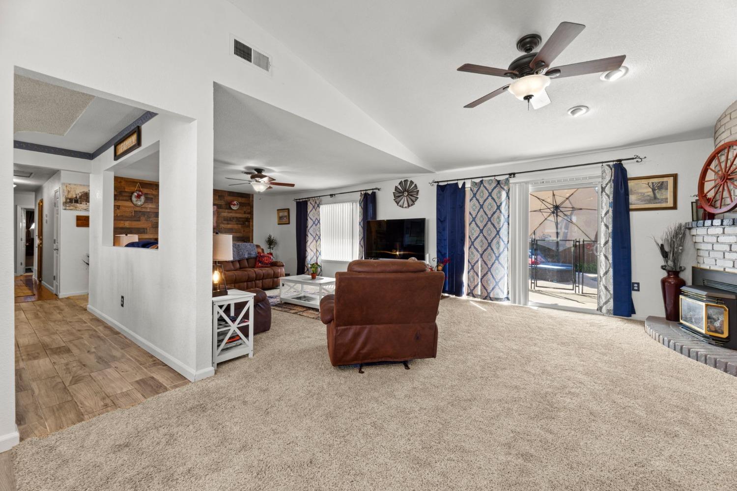 Detail Gallery Image 11 of 50 For 971 Mesa Verde, Yuba City,  CA 95993 - 4 Beds | 2/1 Baths