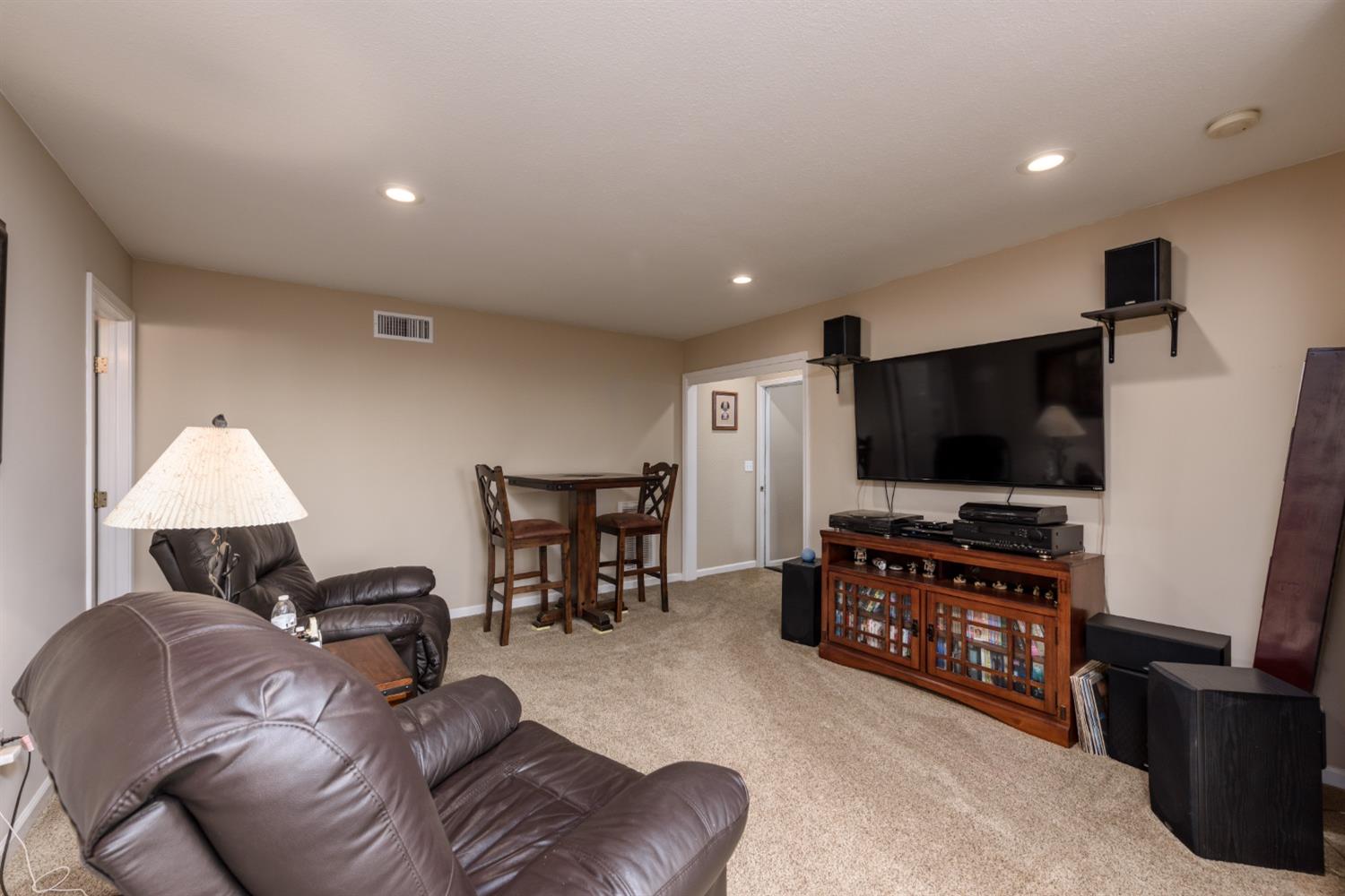 Detail Gallery Image 29 of 57 For 4231 Barbaras Ct, Camino,  CA 95709 - 3 Beds | 3/1 Baths