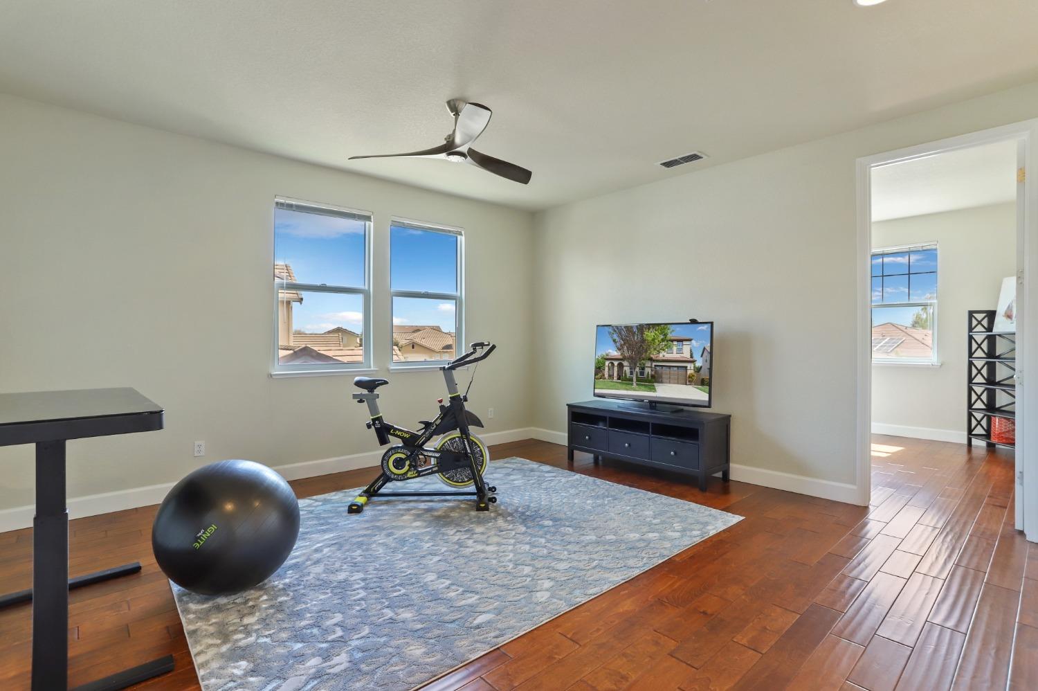 Detail Gallery Image 31 of 53 For 1021 Hickory Hollow St, Manteca,  CA 95336 - 4 Beds | 4/1 Baths