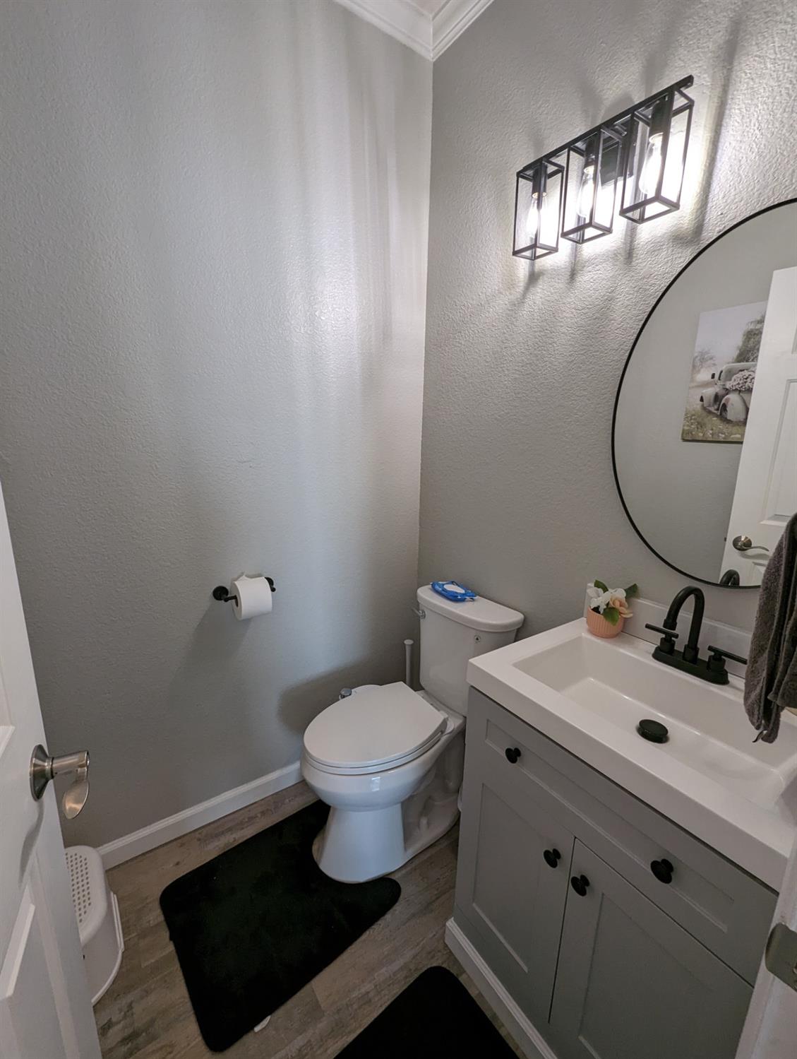 Detail Gallery Image 18 of 39 For 114 Oxburough Dr, Folsom,  CA 95630 - 4 Beds | 2/1 Baths