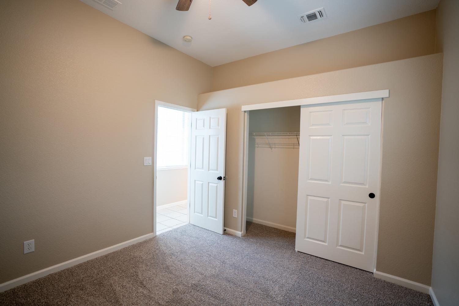 Detail Gallery Image 33 of 44 For 395 Hearst Dr, Merced,  CA 95348 - 5 Beds | 3/1 Baths