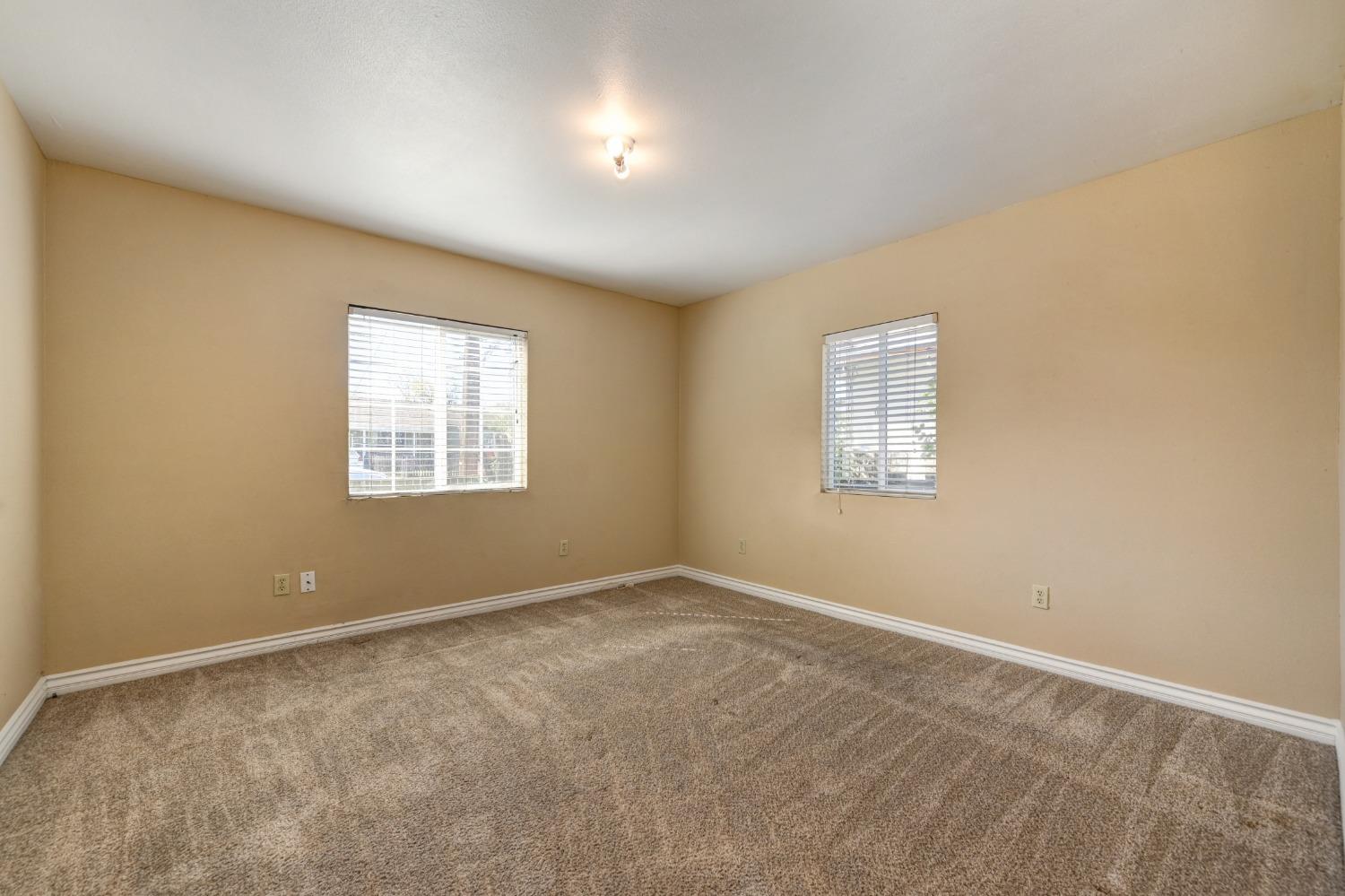 Detail Gallery Image 14 of 22 For 859 Eleanor Ave, Sacramento,  CA 95815 - 2 Beds | 1 Baths